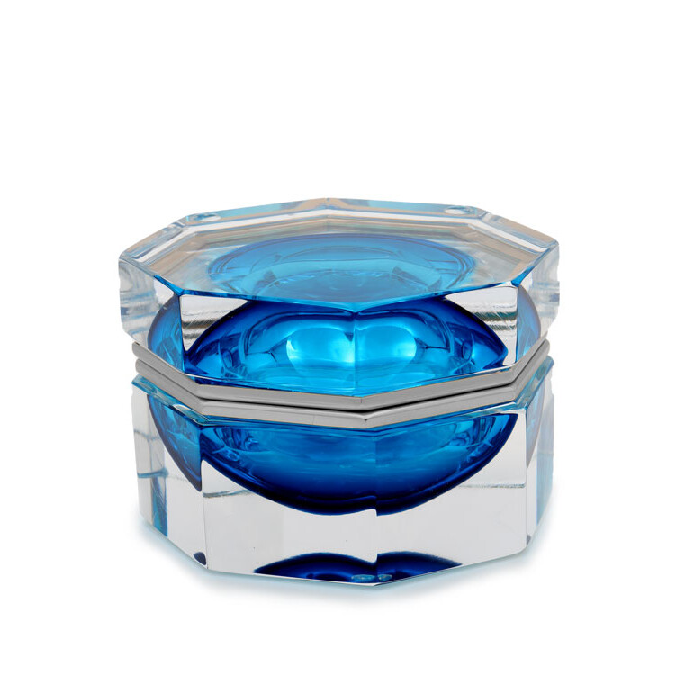 Light blue octagonal Murano glass box designed by Alessandro Mandruzzato, showcasing intricate craftsmanship and Venetian artistry, certified original.