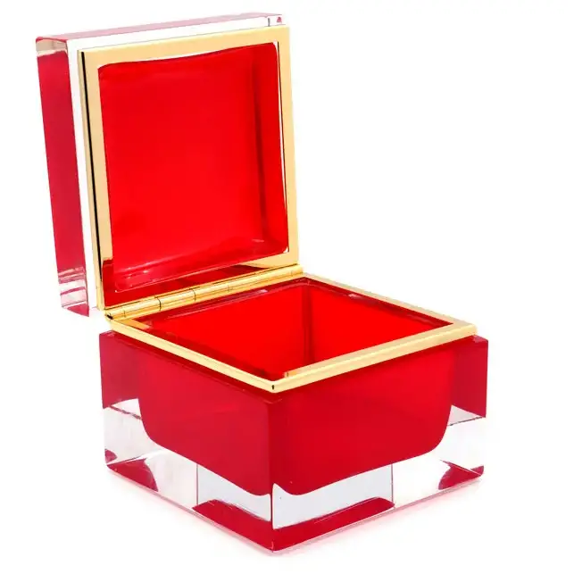 Handmade vibrant red square box by Alessandro Mandruzzato, certified original piece of Murano glass art.